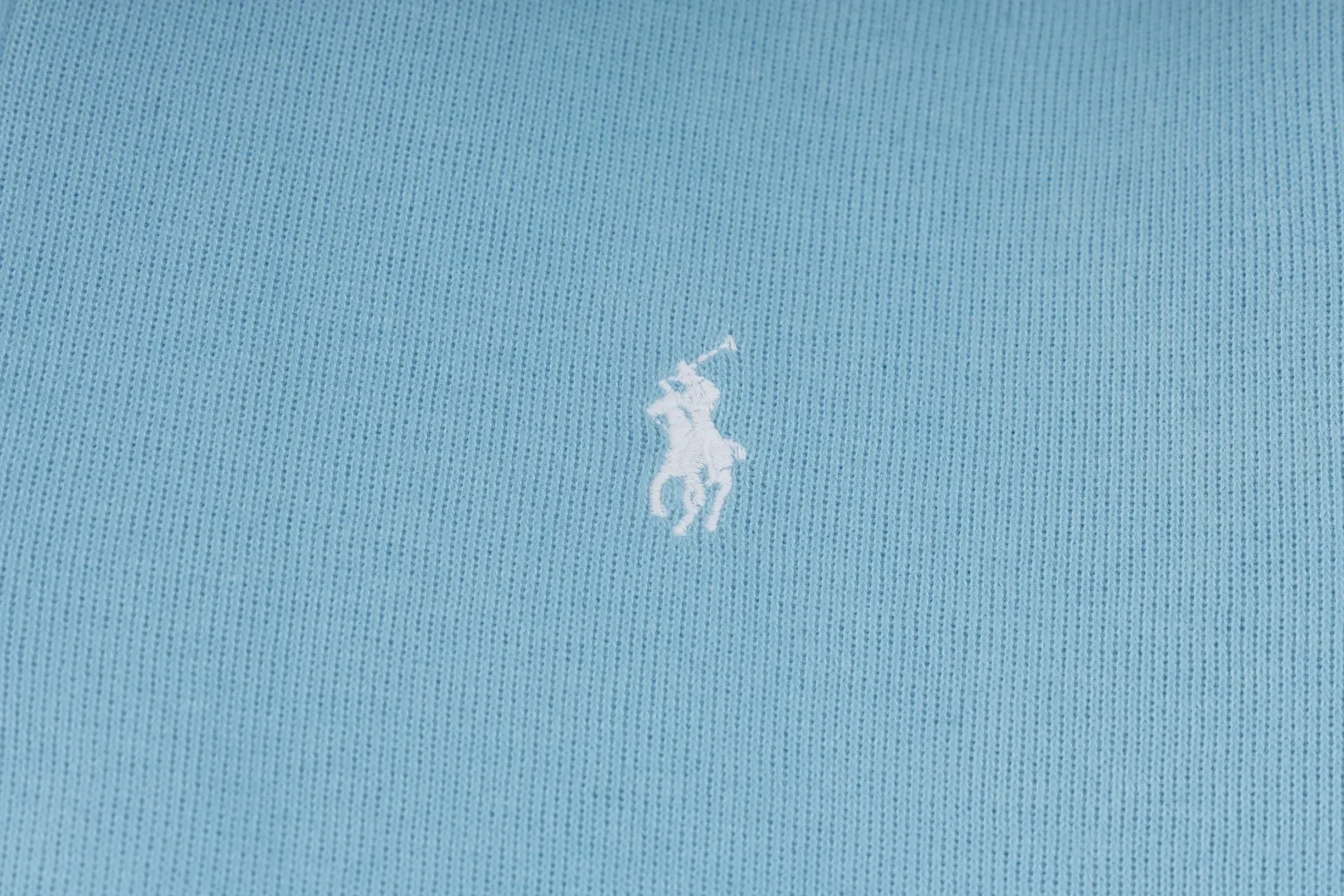 P230 #R97 Ralph lauren twelve-color embroidered pony logo half-zip high-neck long-sleeved knitted sweatshirt. The same style for men and women. The new half-zip sweatshirt for couples to wear in autumn is here! This kind of sweatshirt is really popular this year, even more popular than the hooded sweatshirt. Open the zipper and it can be used as a large lapel, which makes it more fashionable. The color of the classic design of the little war horse on the chest is matched with the embroidery. The simple zipper design echoes the brand logo, so you don’t need to match too much. The sweater version is loose enough! The fabric is custom-woven and dyed 100 cotton. 320g high gram weight 100% cotton knitted cotton with a certain thickness. The fabric is soft and comfortable, and the three-dimensional fabric is full of texture. The stitching is three needles and five threads, which is beautiful and strong. The pattern is also good. Although it is loose, it does not look bulky! - It is not a popular color scheme on the street. The color is pure and highly recommended. The upper body has a particularly high rate of turning heads. Loose style. Big drop shoulder OS style. Same style for men and women. Couple wear. Versatile and practical! Color: Gray, navy, khaki, green label, oatmeal brown label, apricot, black, army green, burgundy, pink, dark gray, light blue, white. Size: S M L XL Length: 70/72/74/76 Bust: 53.5/55.5/57.5/58.5 Shoulder width: 44/45/46/47 Sleeve length: 61/62/63/64